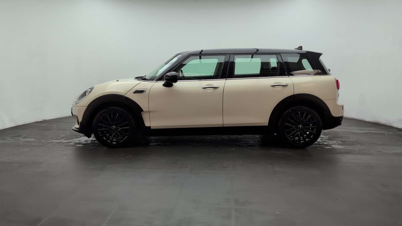 2018 MINI CLUBMAN 2018 MINI CLUBMAN