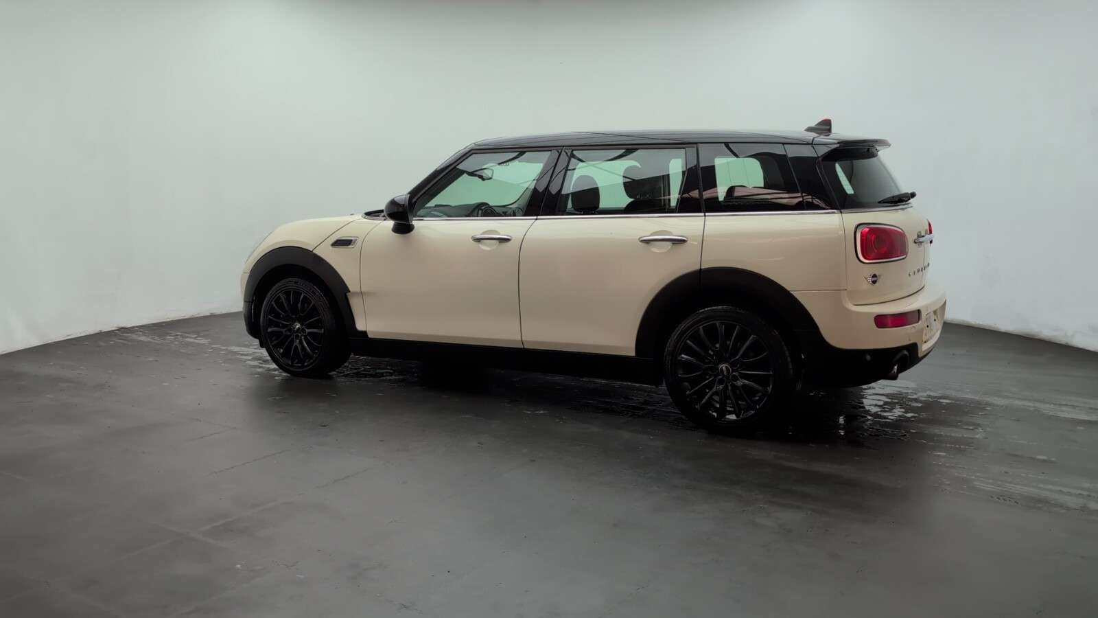 2018 MINI CLUBMAN 2018 MINI CLUBMAN