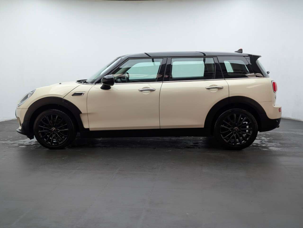 2018 MINI CLUBMAN 2018 MINI CLUBMAN