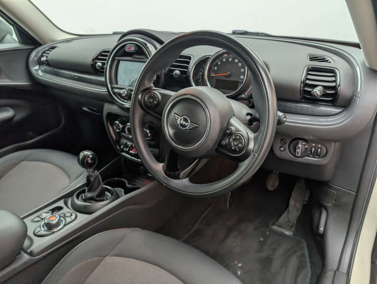 2018 MINI CLUBMAN 2018 MINI CLUBMAN