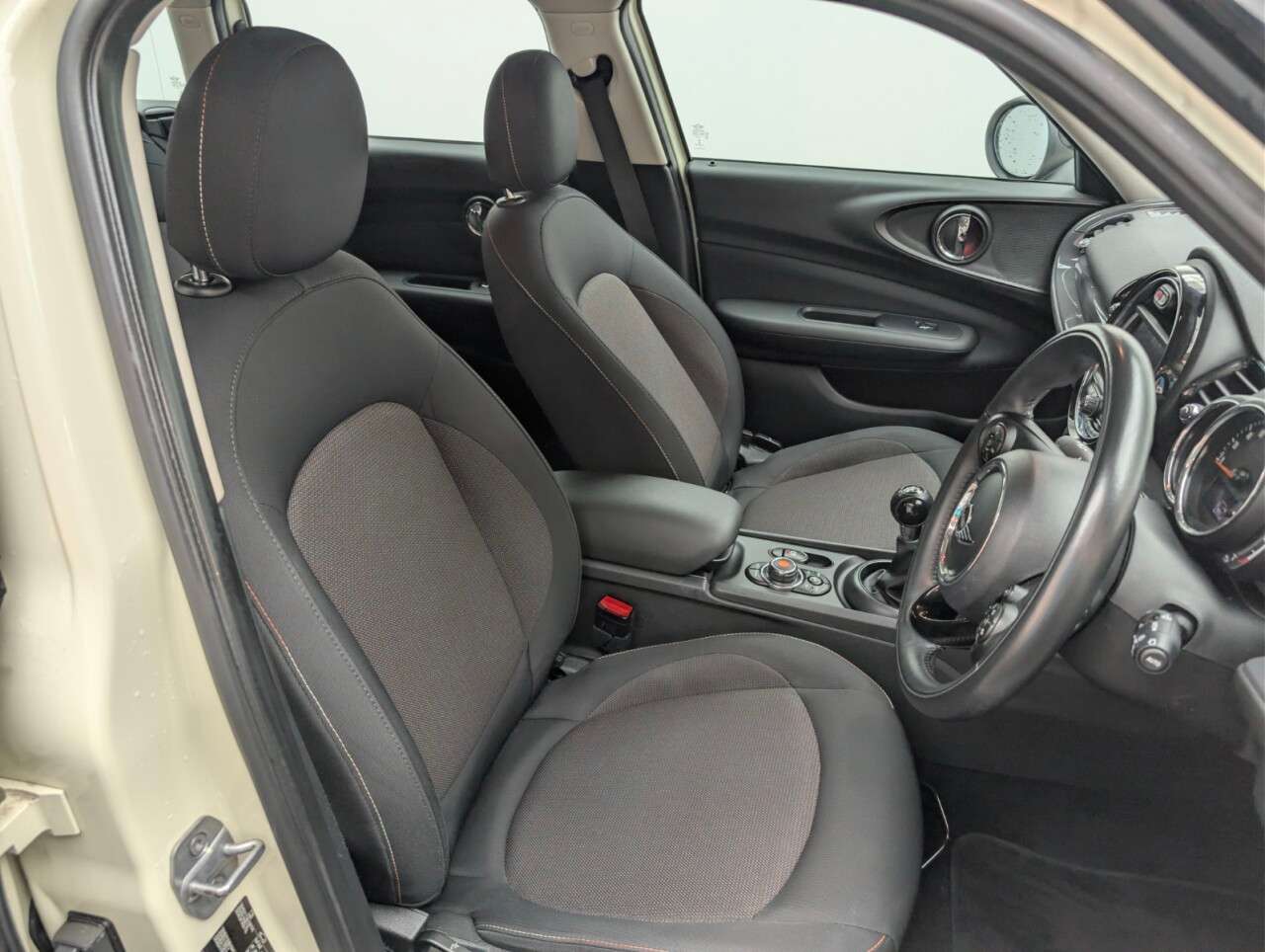 2018 MINI CLUBMAN 2018 MINI CLUBMAN