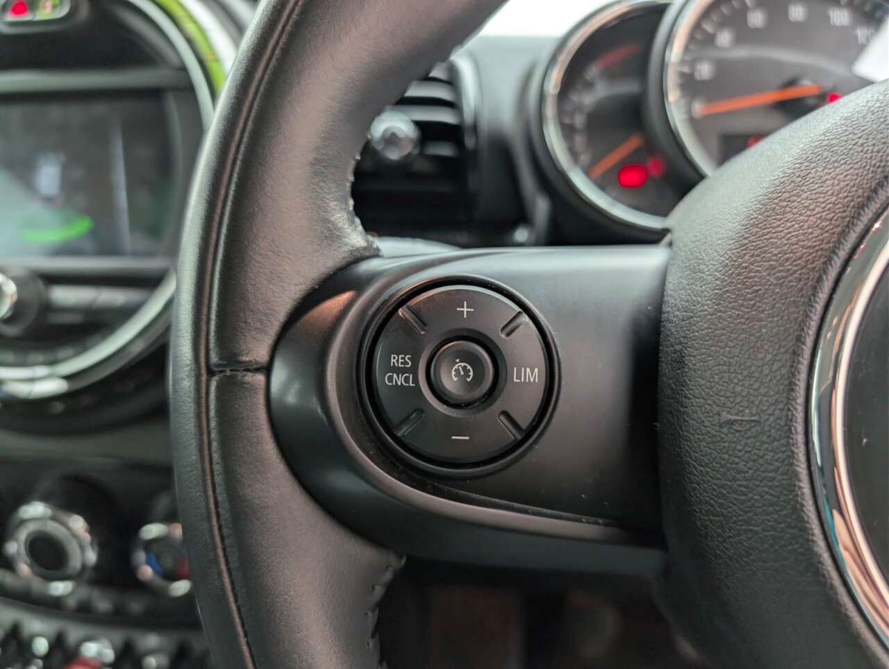 2018 MINI CLUBMAN 2018 MINI CLUBMAN