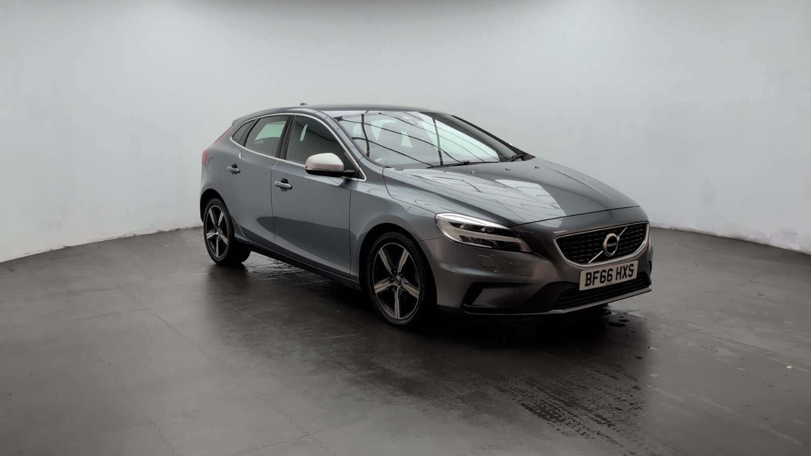 2016 VOLVO V40 2016 VOLVO V40
