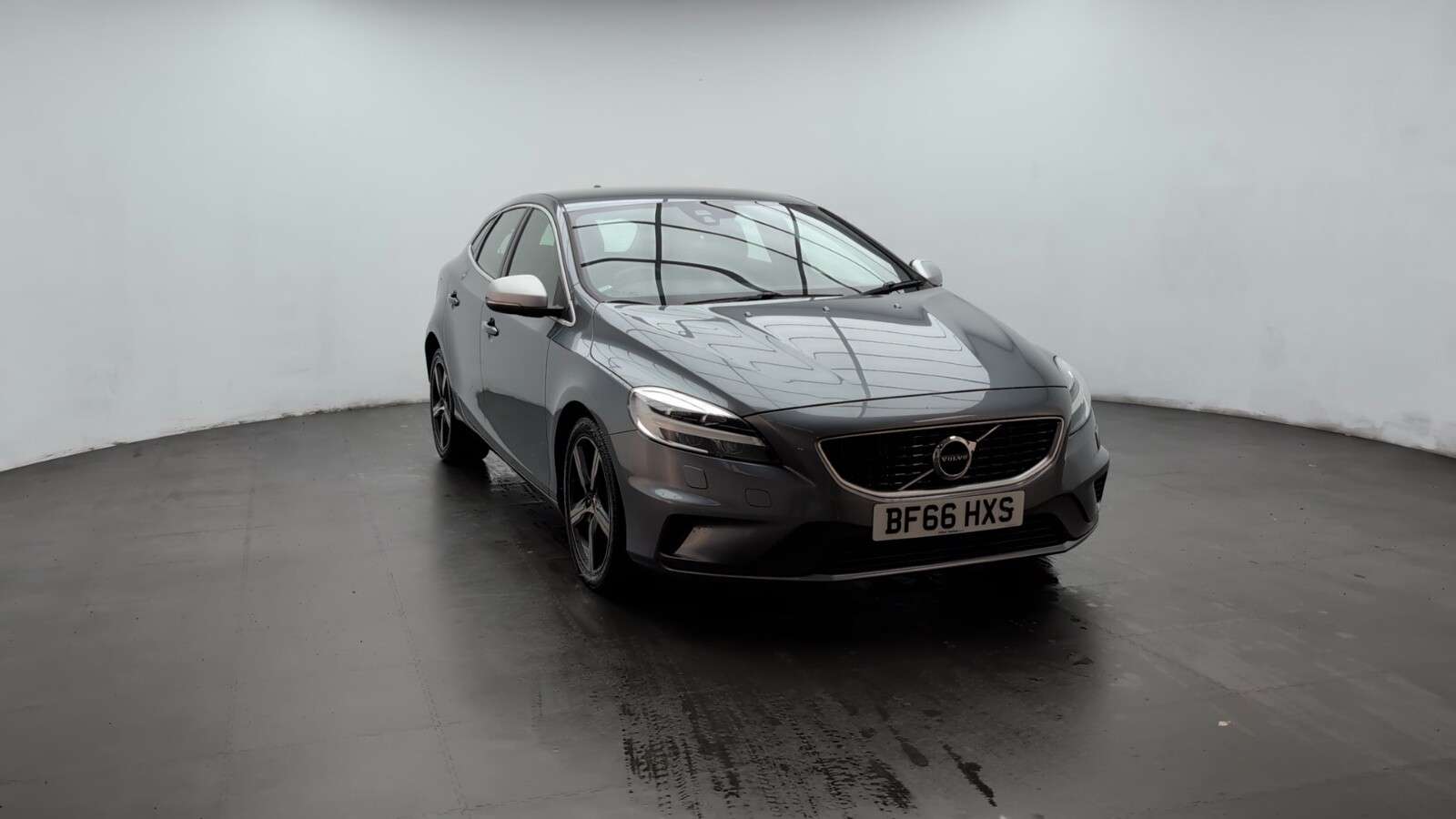 2016 VOLVO V40 2016 VOLVO V40