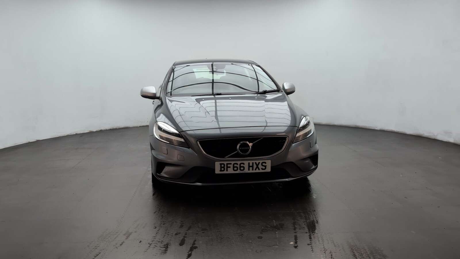 2016 VOLVO V40 2016 VOLVO V40