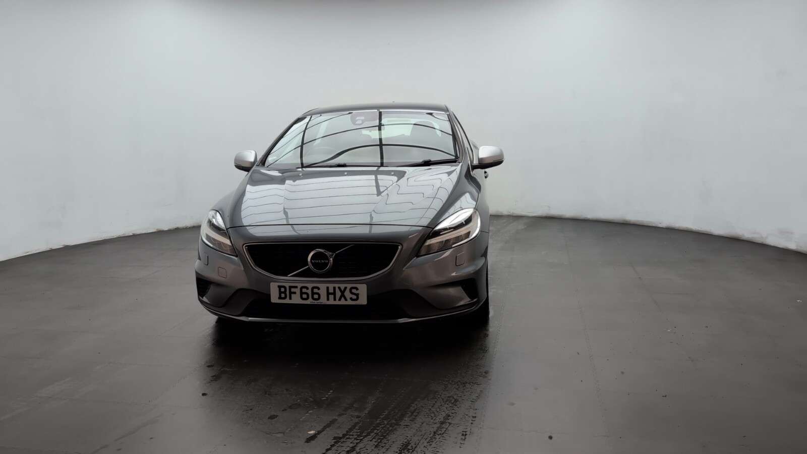 2016 VOLVO V40 2016 VOLVO V40