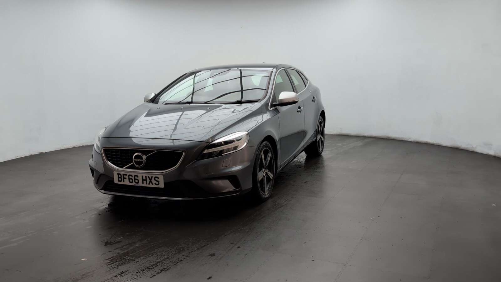 2016 VOLVO V40 2016 VOLVO V40