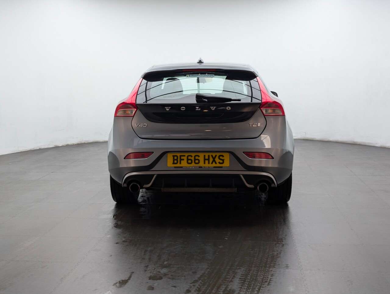 2016 VOLVO V40 2016 VOLVO V40