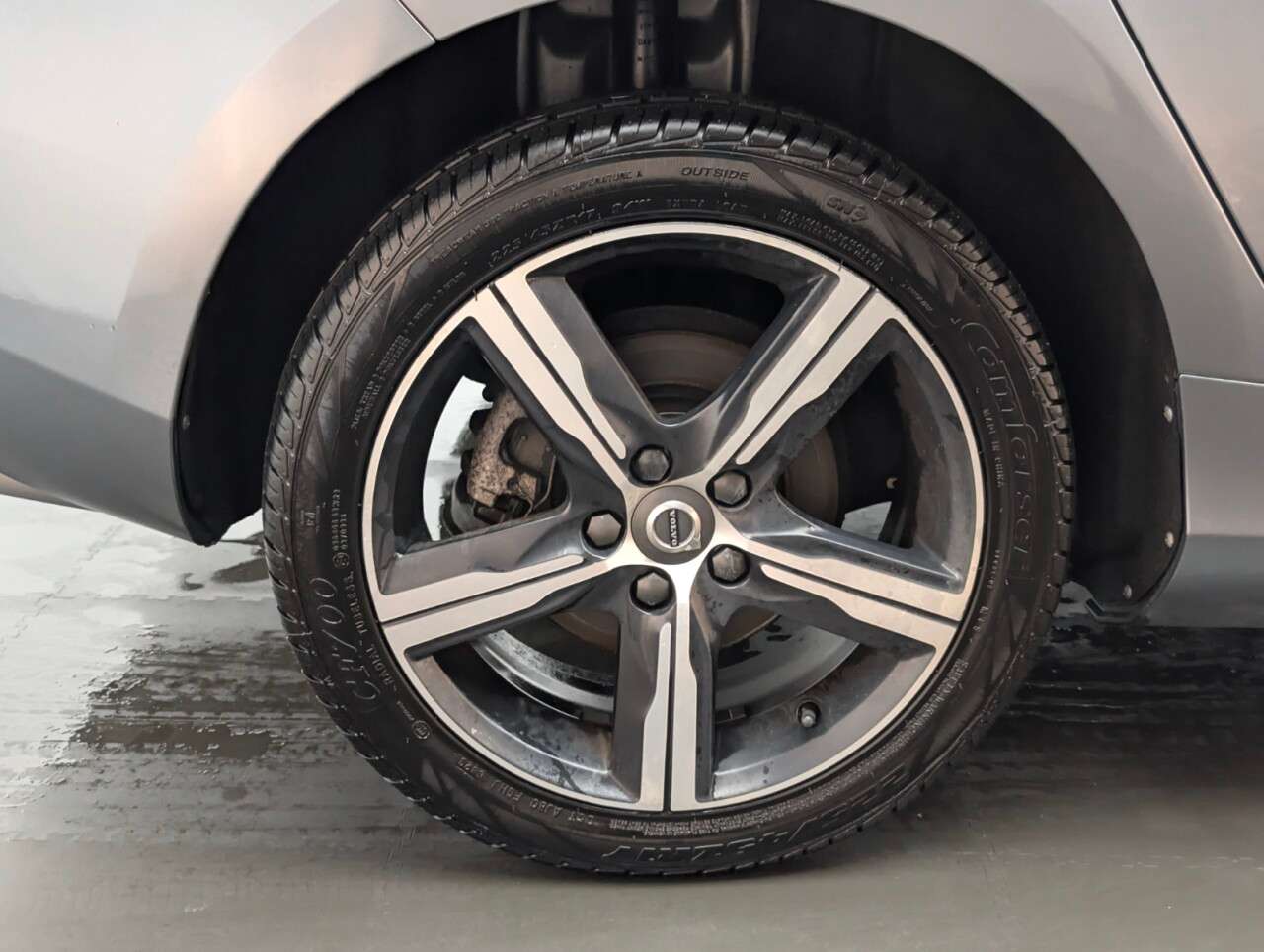 2016 VOLVO V40 2016 VOLVO V40