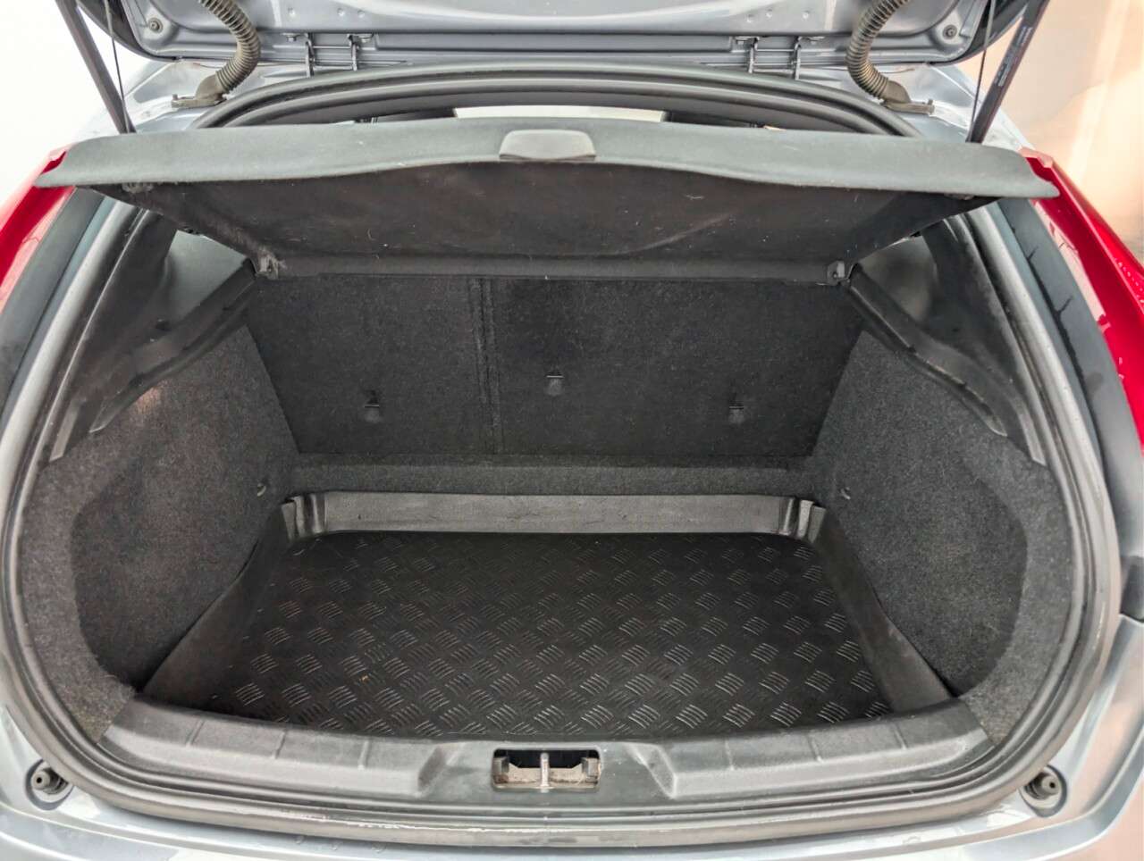 2016 VOLVO V40 2016 VOLVO V40