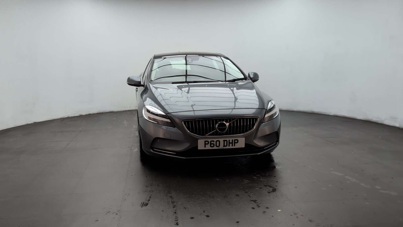 2018 VOLVO V40 2018 VOLVO V40