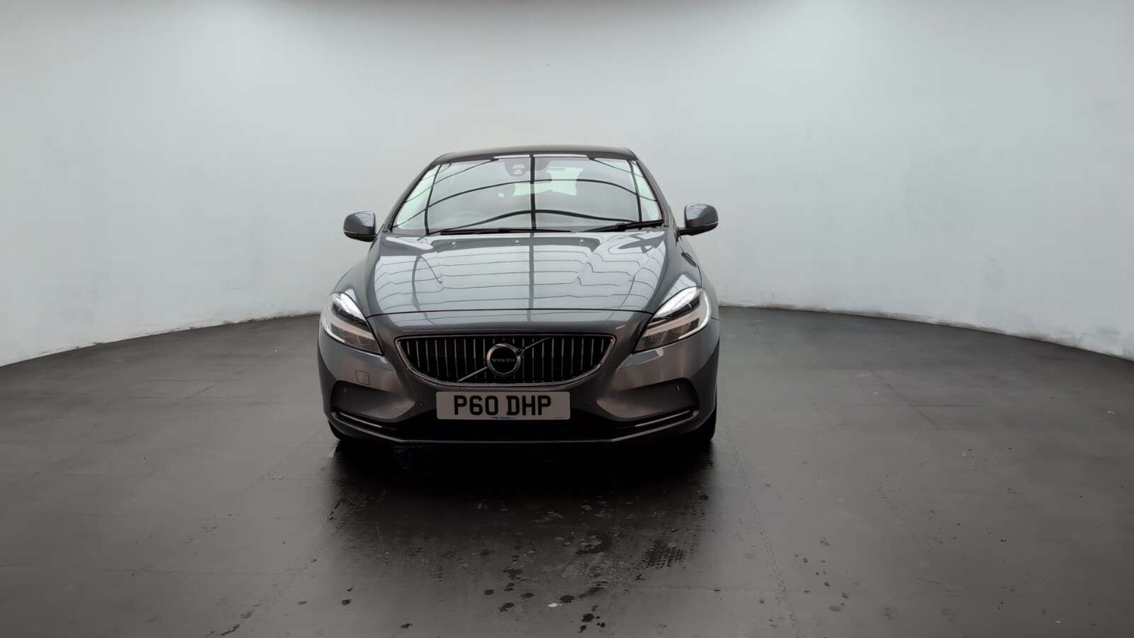 2018 VOLVO V40 2018 VOLVO V40