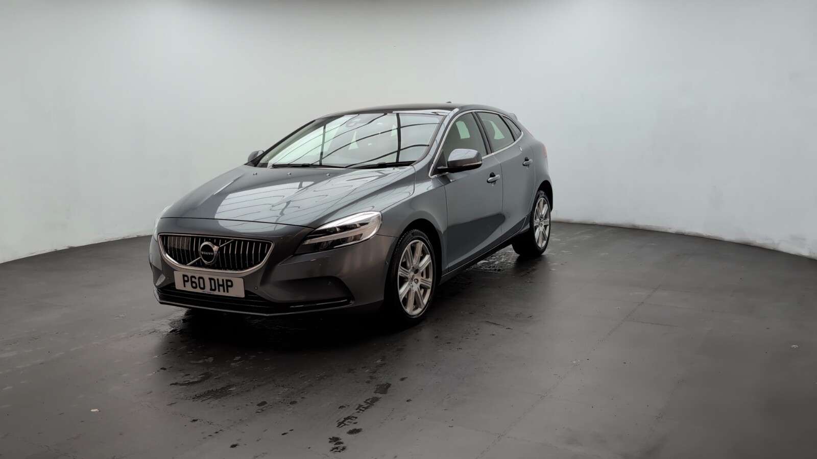 2018 VOLVO V40 2018 VOLVO V40