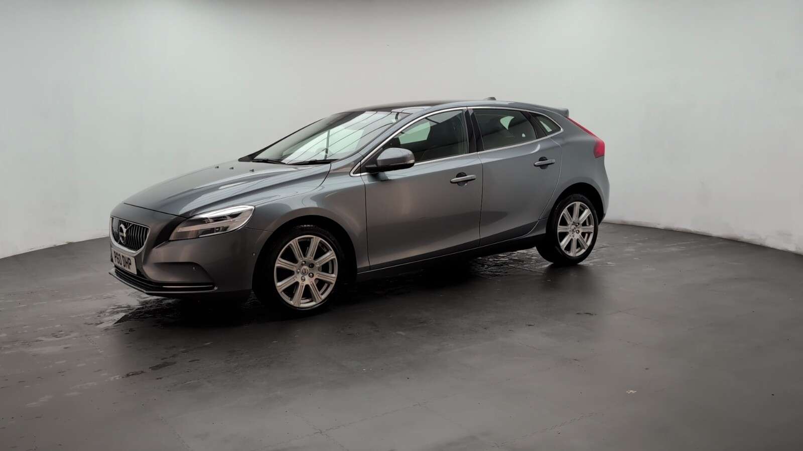 2018 VOLVO V40 2018 VOLVO V40