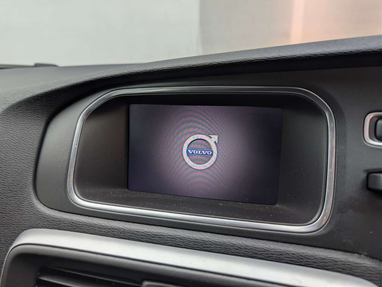 2018 VOLVO V40 2018 VOLVO V40