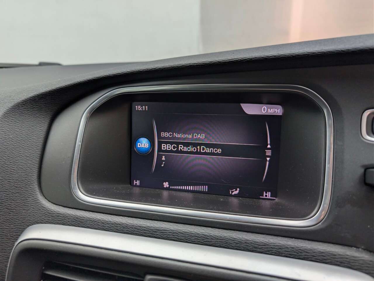 2018 VOLVO V40 2018 VOLVO V40