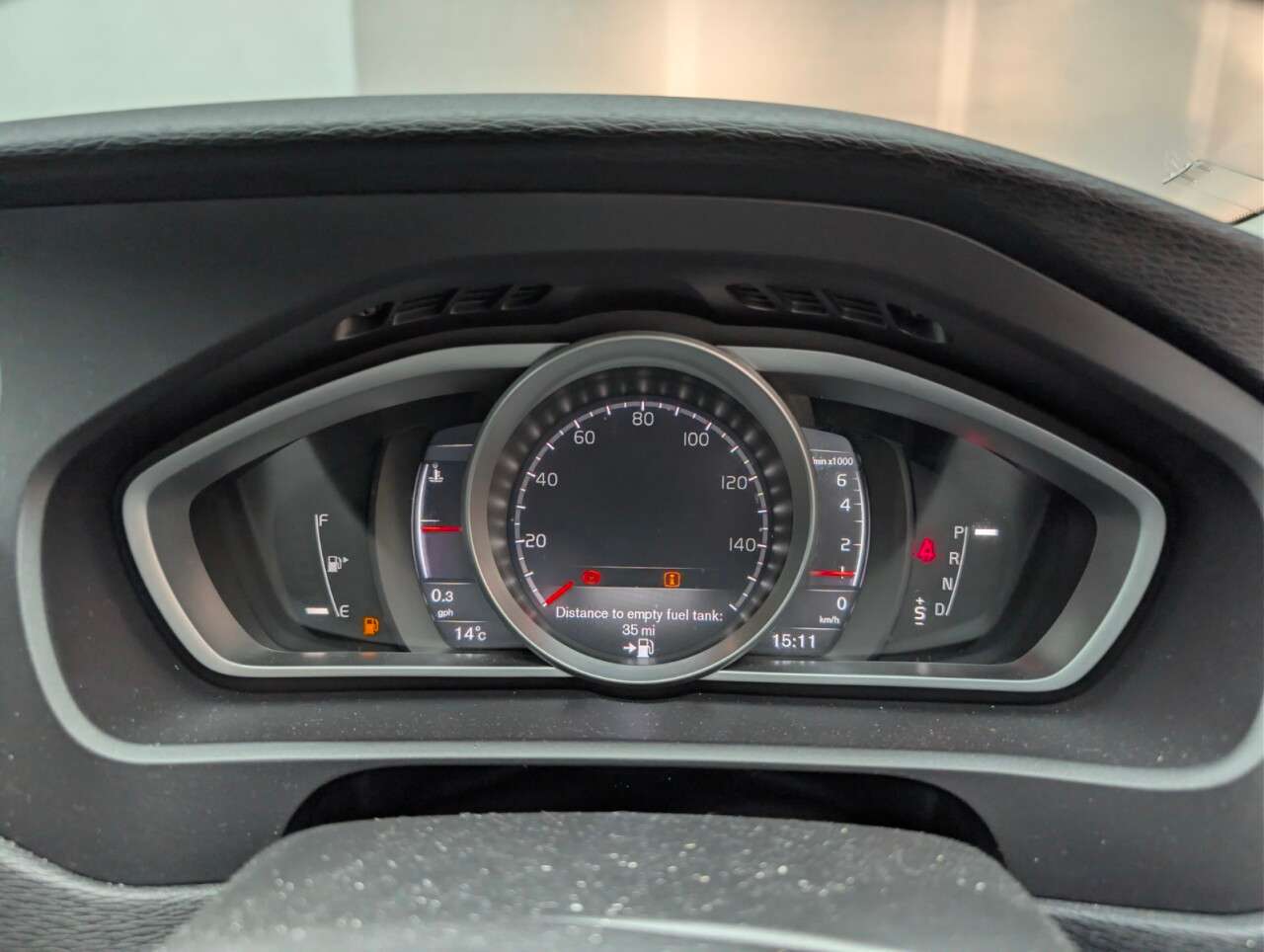 2018 VOLVO V40 2018 VOLVO V40