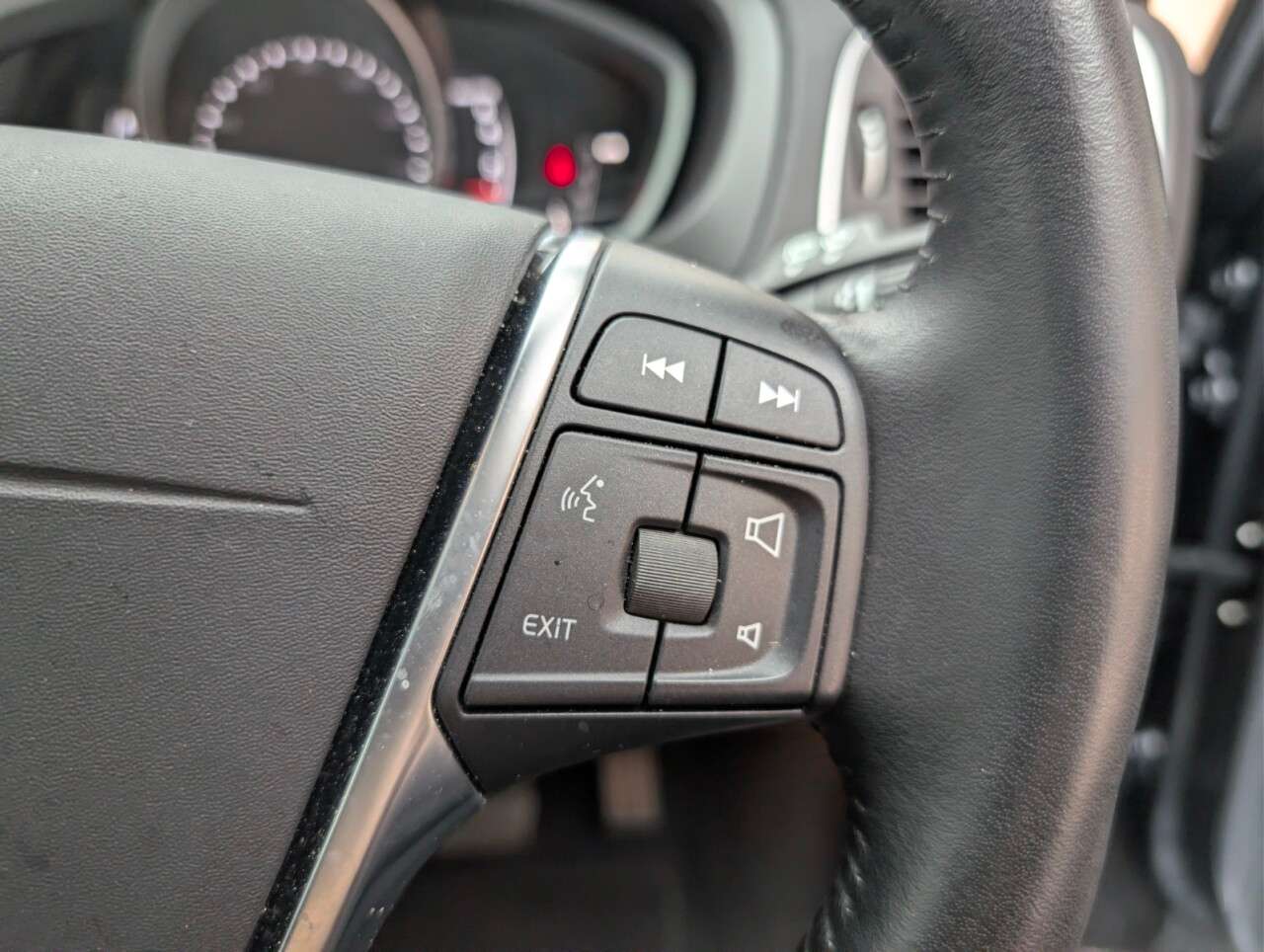 2018 VOLVO V40 2018 VOLVO V40