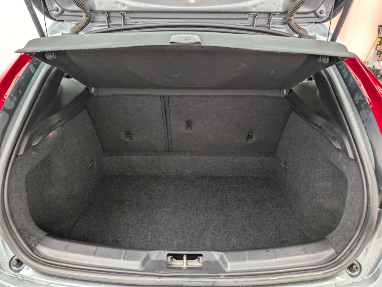 2018 VOLVO V40 2018 VOLVO V40