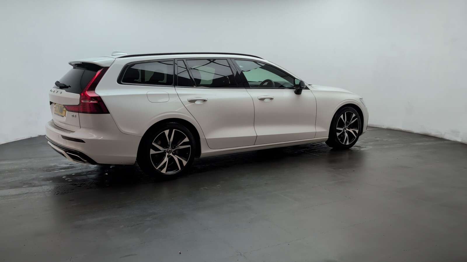 2021 VOLVO V60 2021 VOLVO V60