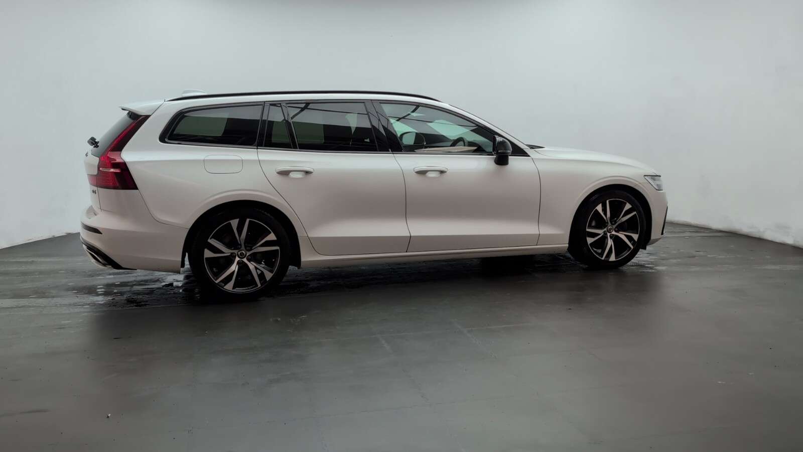 2021 VOLVO V60 2021 VOLVO V60