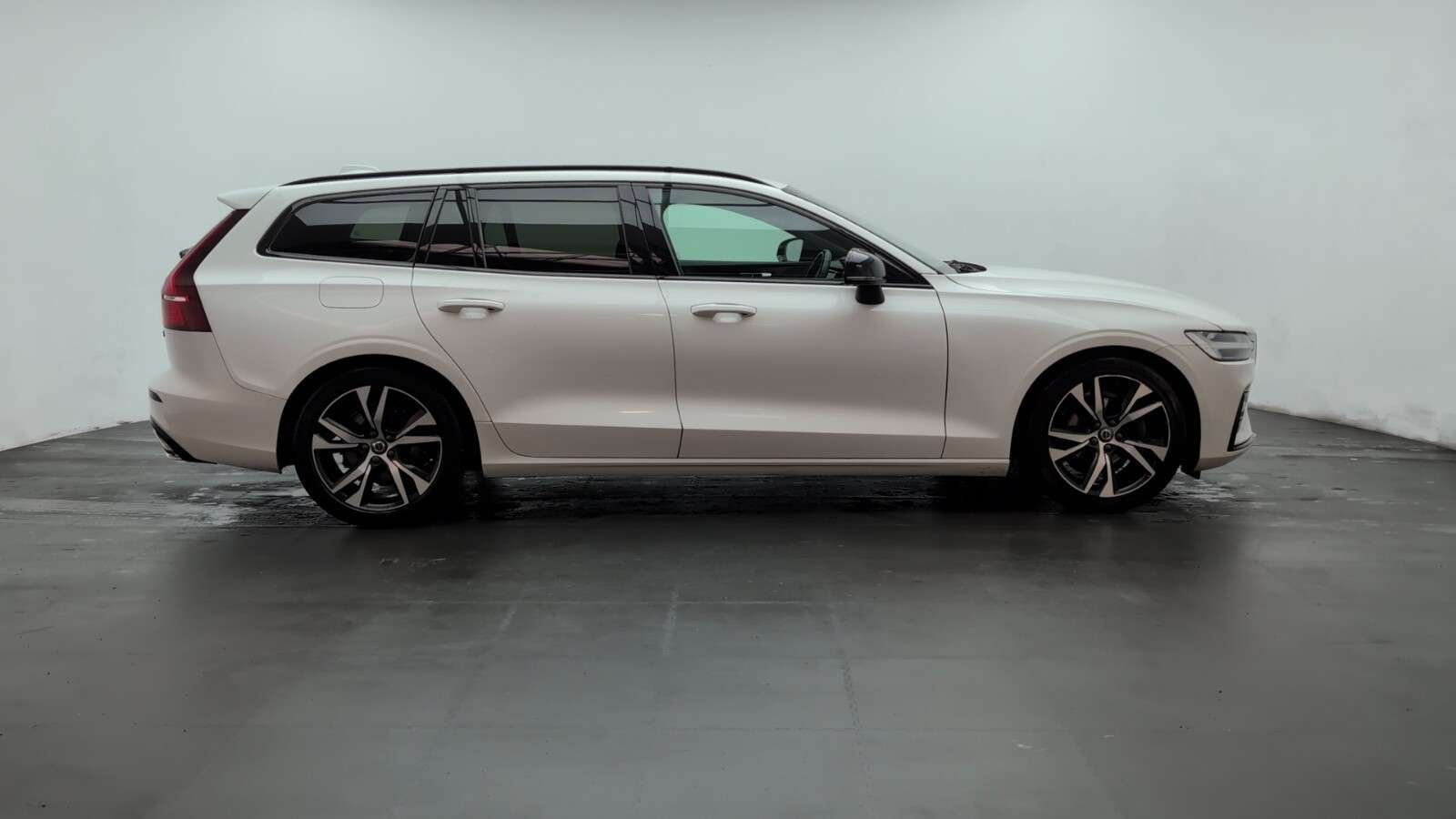 2021 VOLVO V60 2021 VOLVO V60