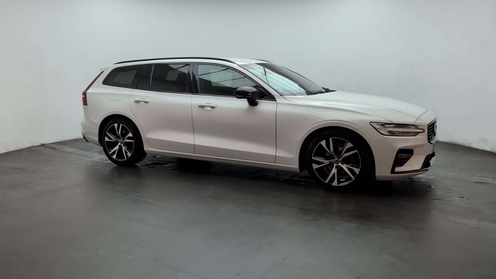 2021 VOLVO V60 2021 VOLVO V60