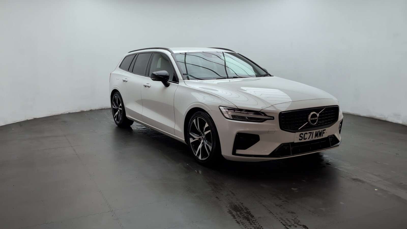 2021 VOLVO V60 2021 VOLVO V60