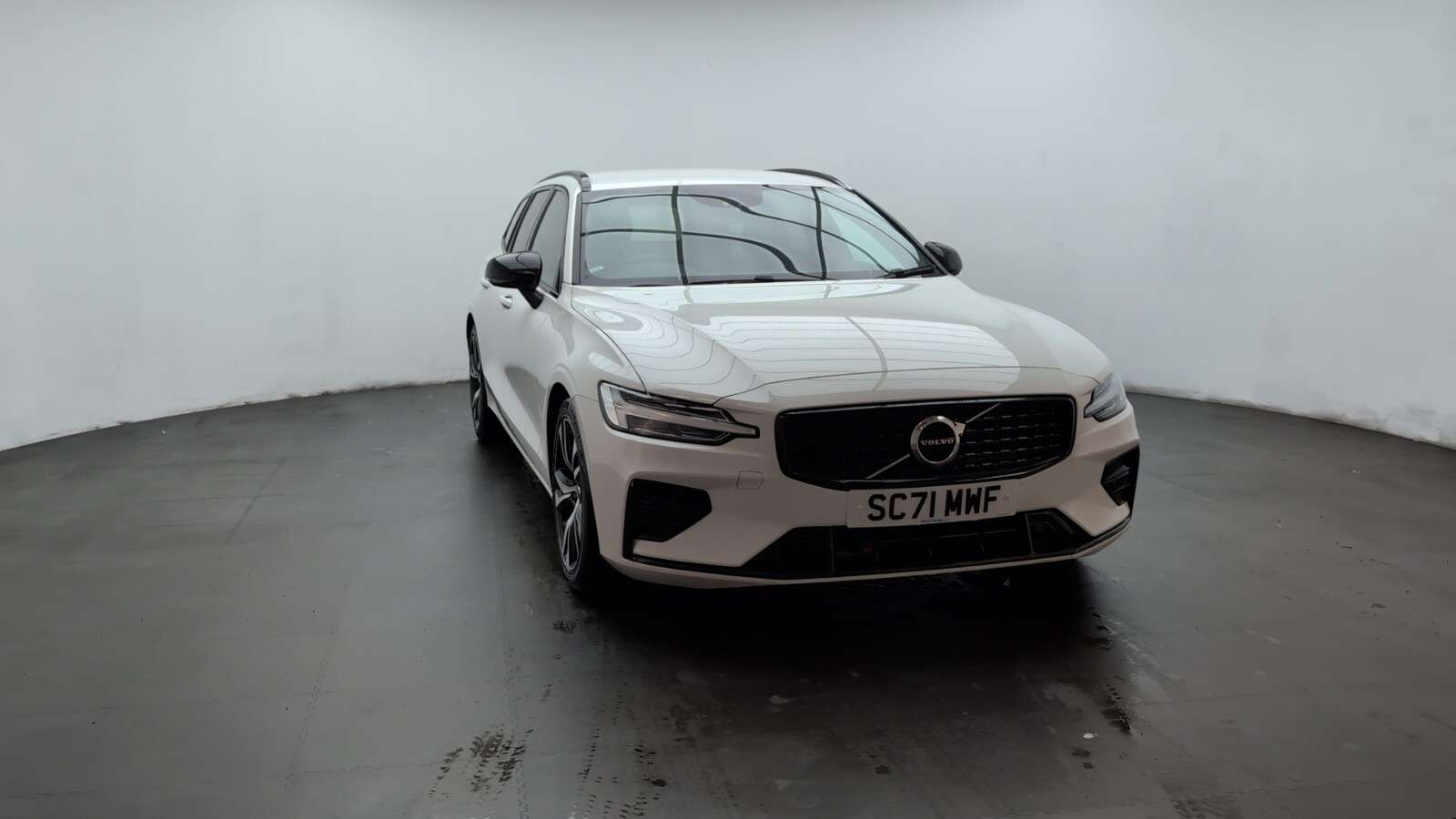 2021 VOLVO V60 2021 VOLVO V60