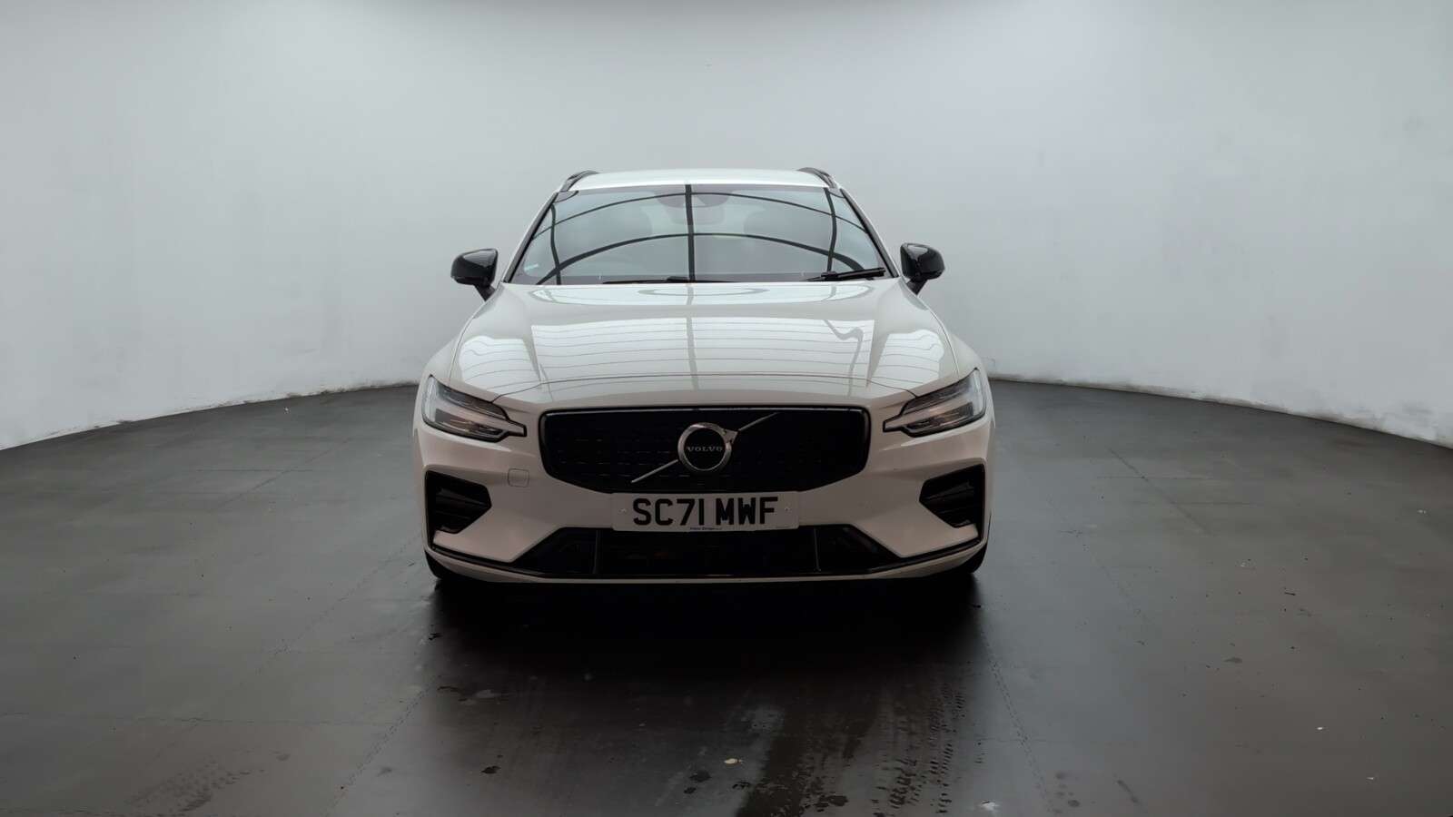 2021 VOLVO V60 2021 VOLVO V60