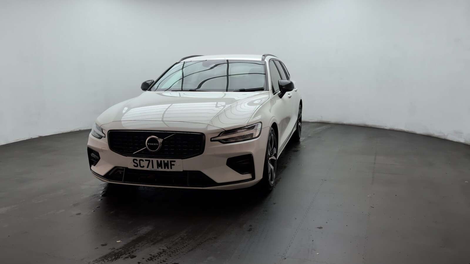 2021 VOLVO V60 2021 VOLVO V60