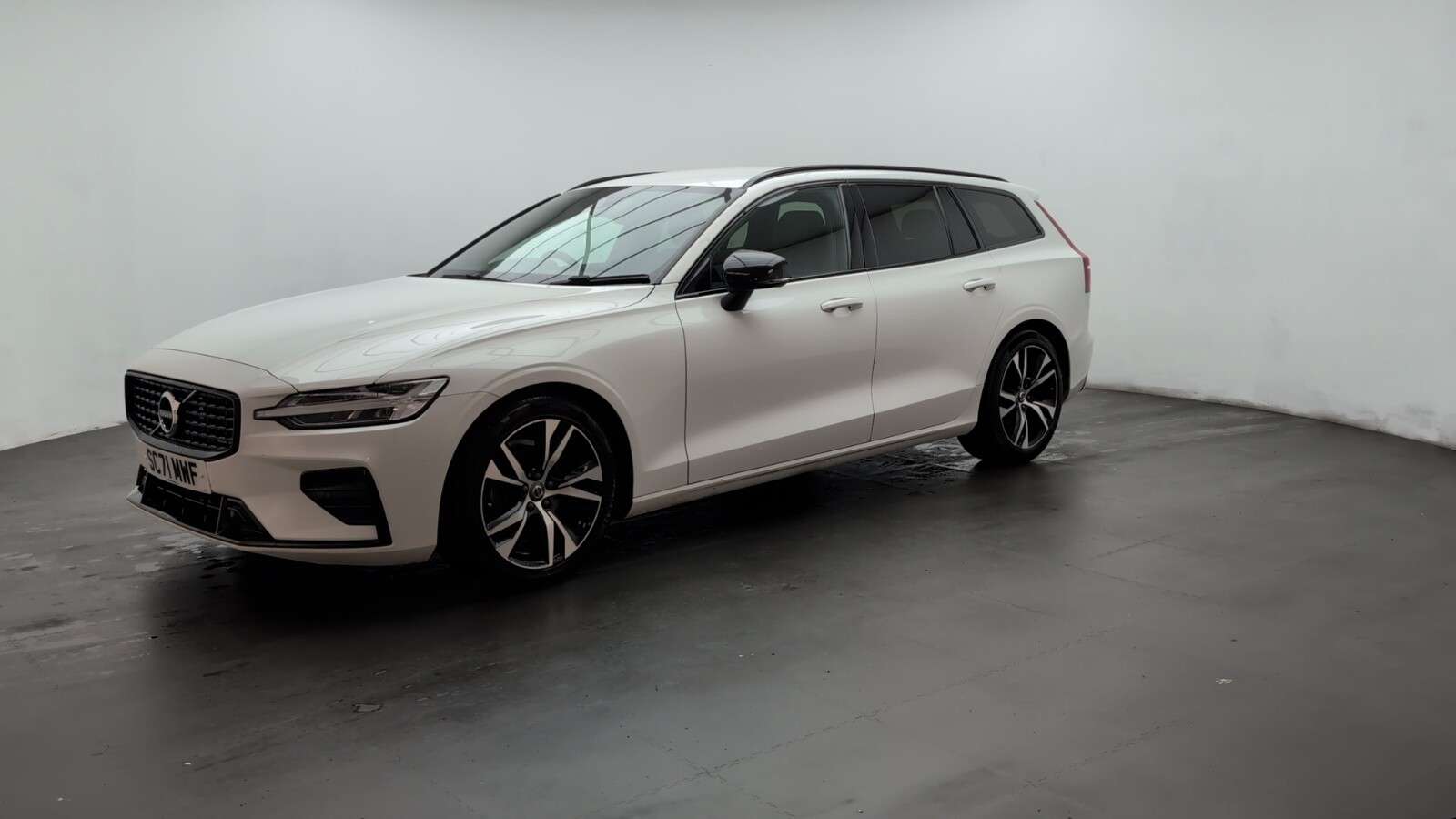 2021 VOLVO V60 2021 VOLVO V60