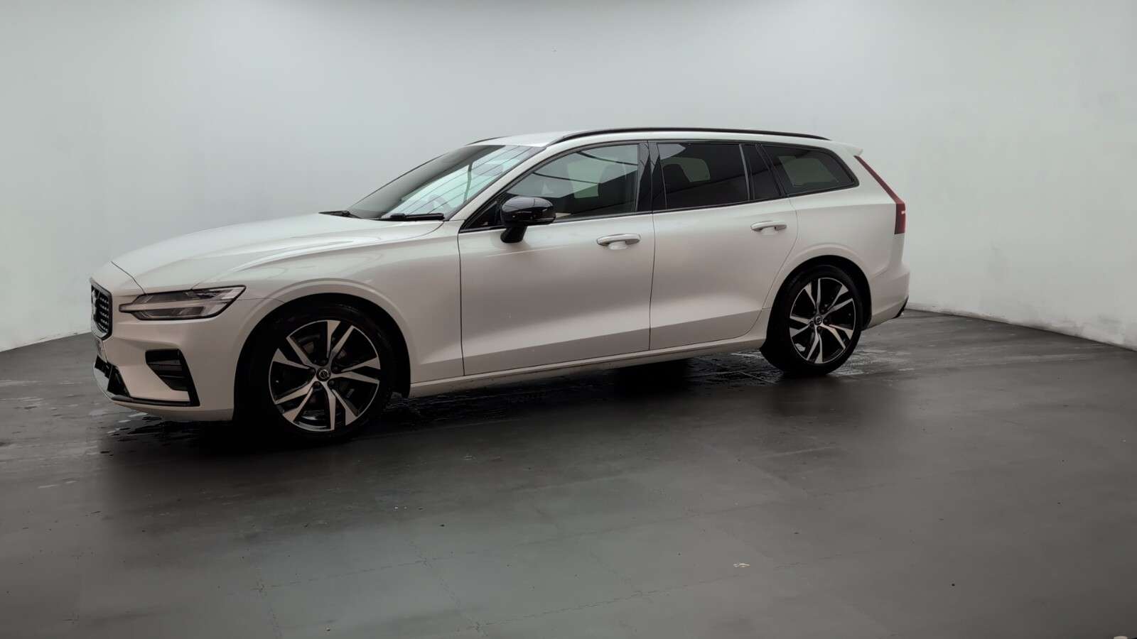 2021 VOLVO V60 2021 VOLVO V60