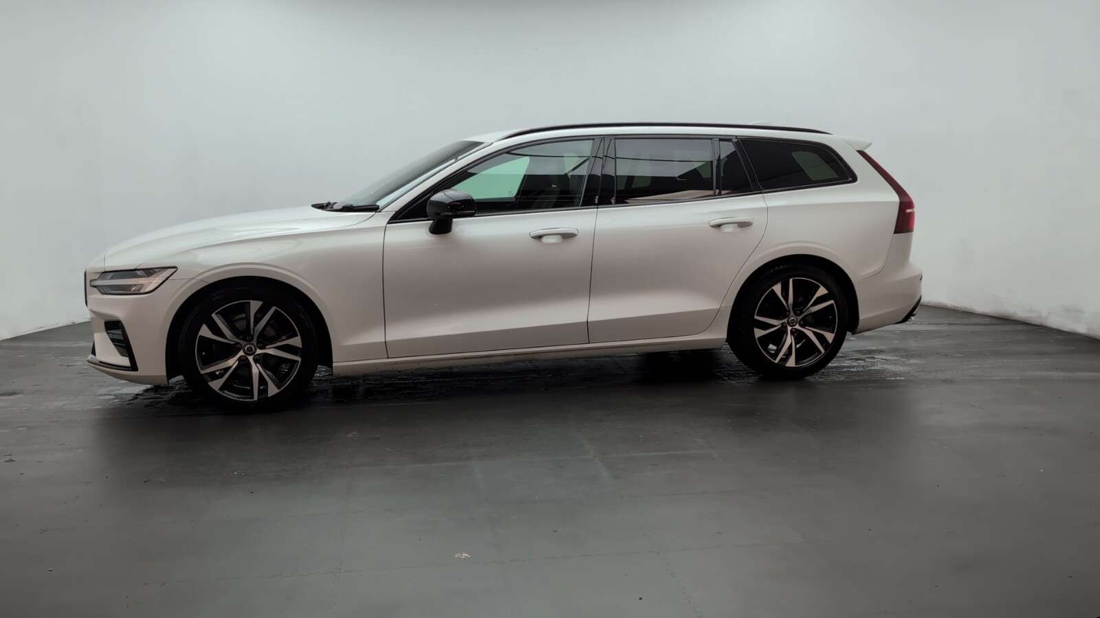 2021 VOLVO V60 2021 VOLVO V60