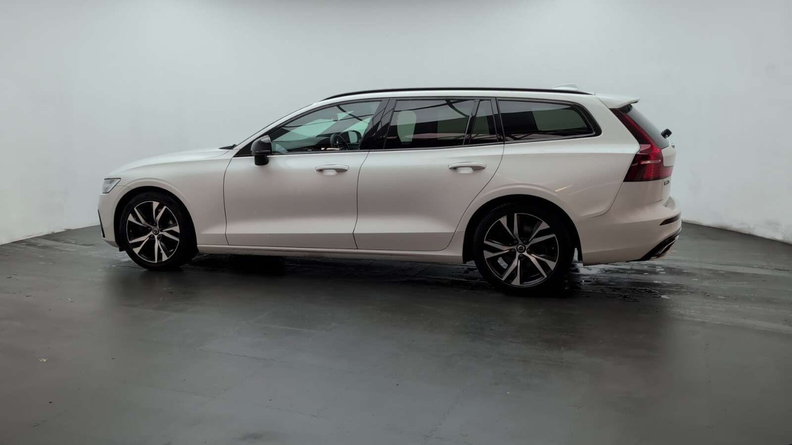 2021 VOLVO V60 2021 VOLVO V60