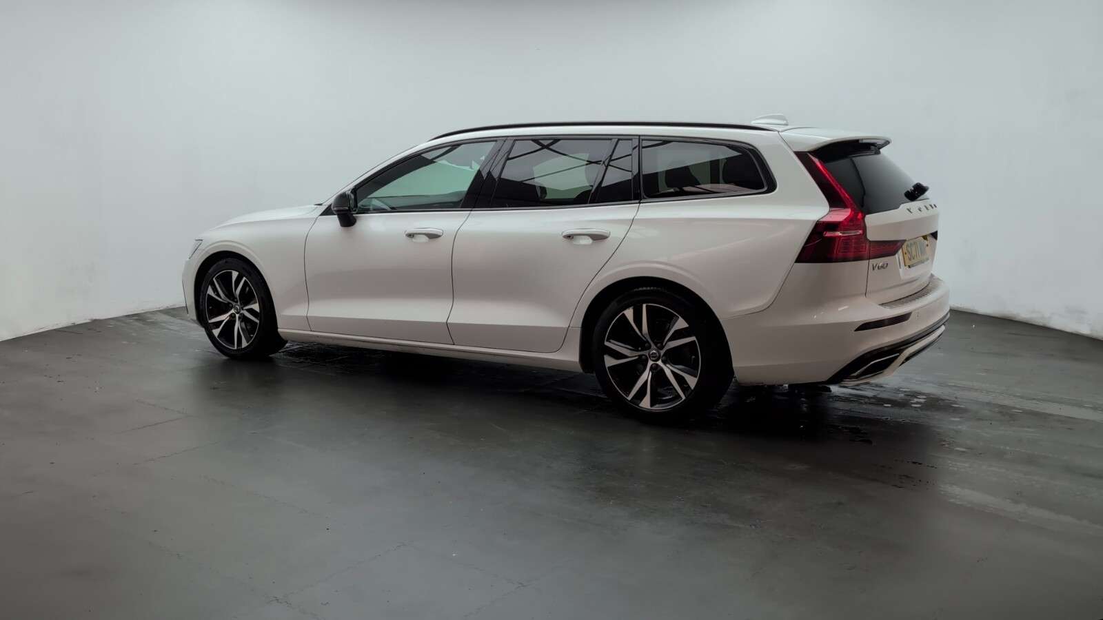 2021 VOLVO V60 2021 VOLVO V60