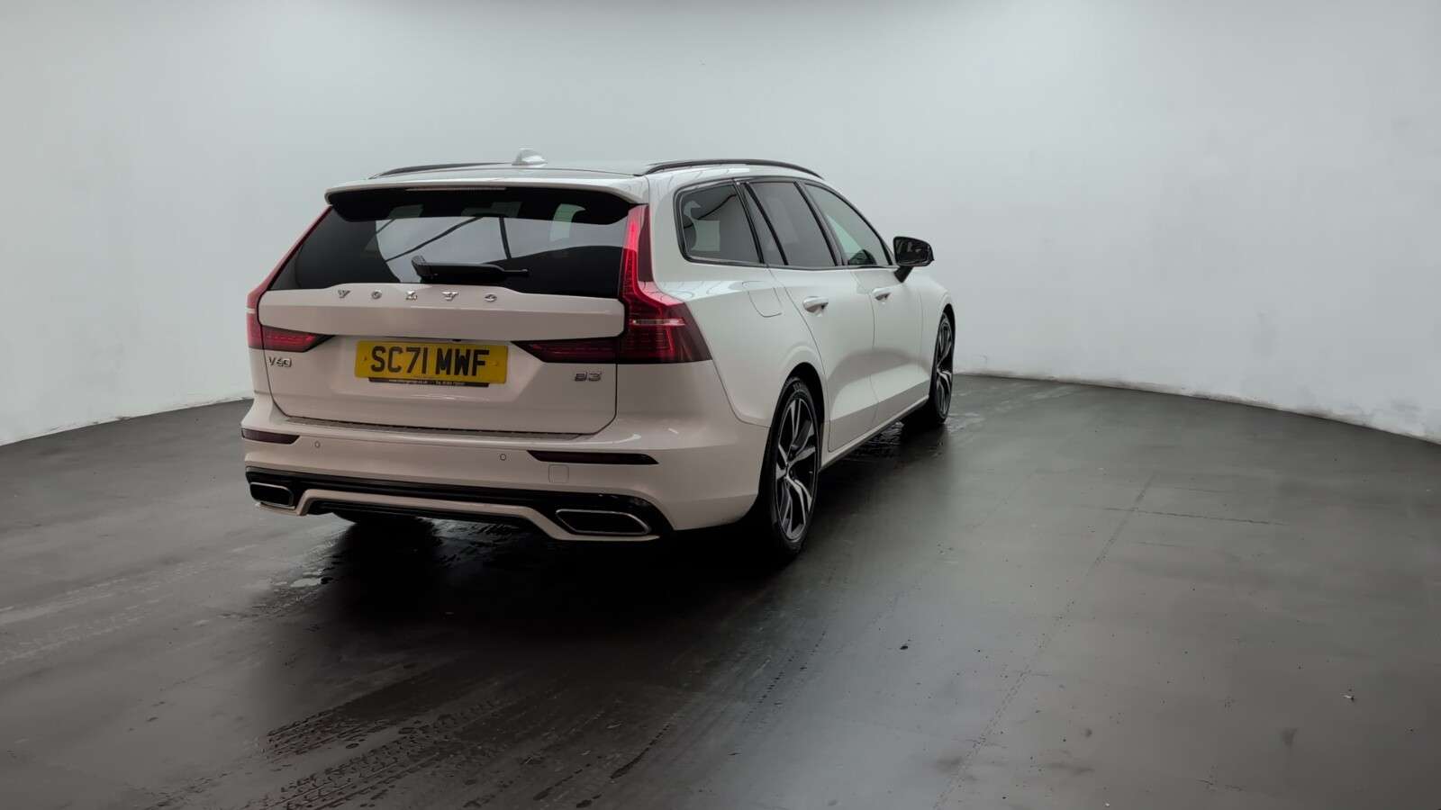 2021 VOLVO V60 2021 VOLVO V60
