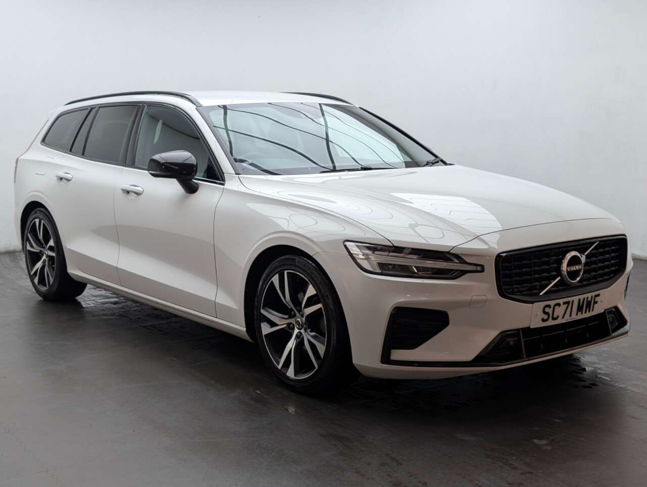 2021 VOLVO V60 2021 VOLVO V60