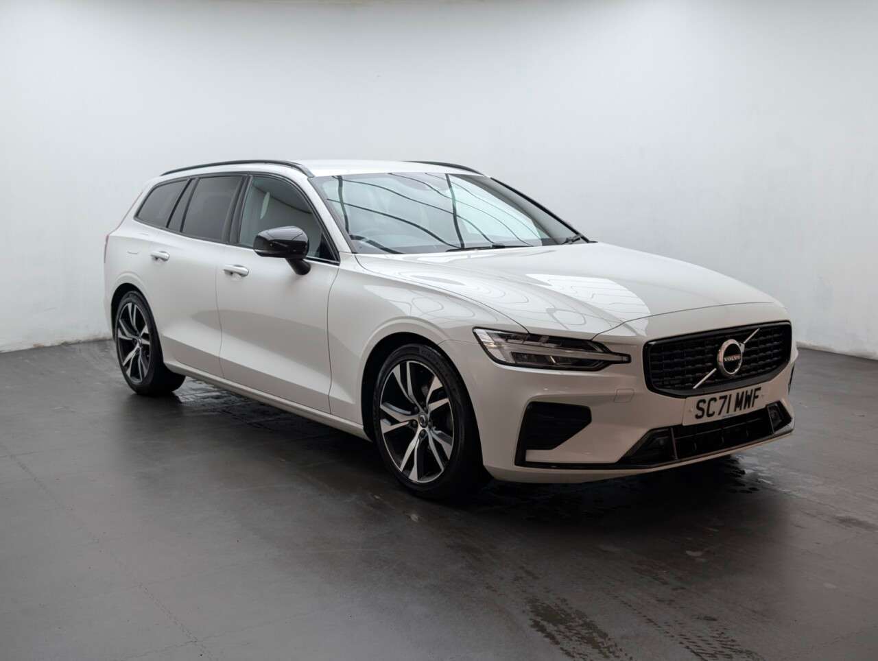2021 VOLVO V60 2021 VOLVO V60
