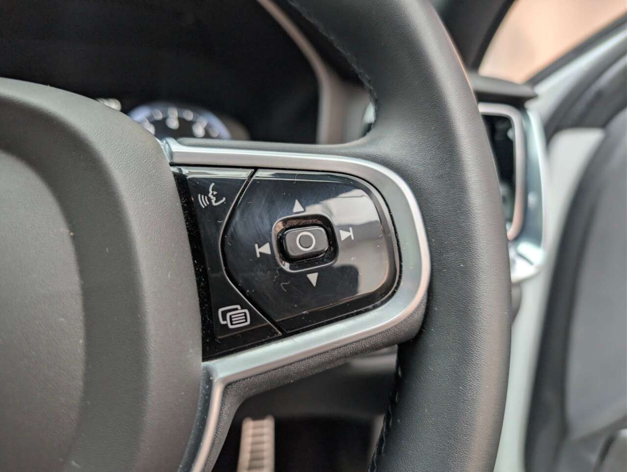 2021 VOLVO V60 2021 VOLVO V60