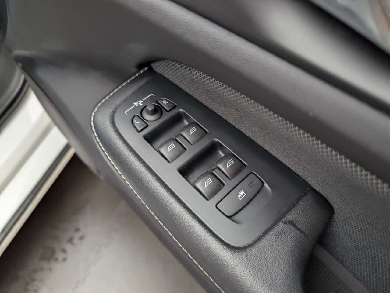 2021 VOLVO V60 2021 VOLVO V60