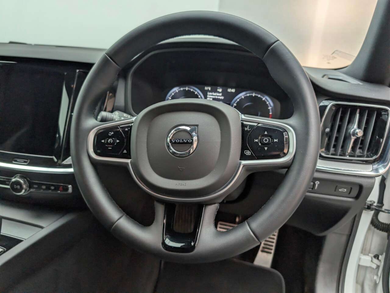 2021 VOLVO V60 2021 VOLVO V60