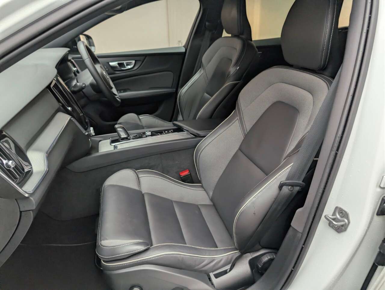 2021 VOLVO V60 2021 VOLVO V60