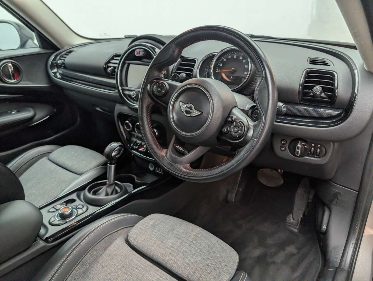 2017 MINI CLUBMAN 2017 MINI CLUBMAN