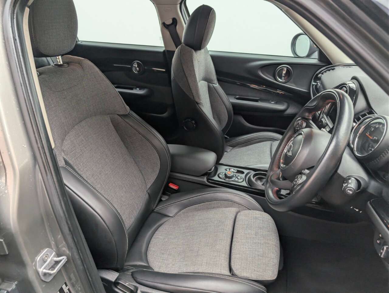 2017 MINI CLUBMAN 2017 MINI CLUBMAN