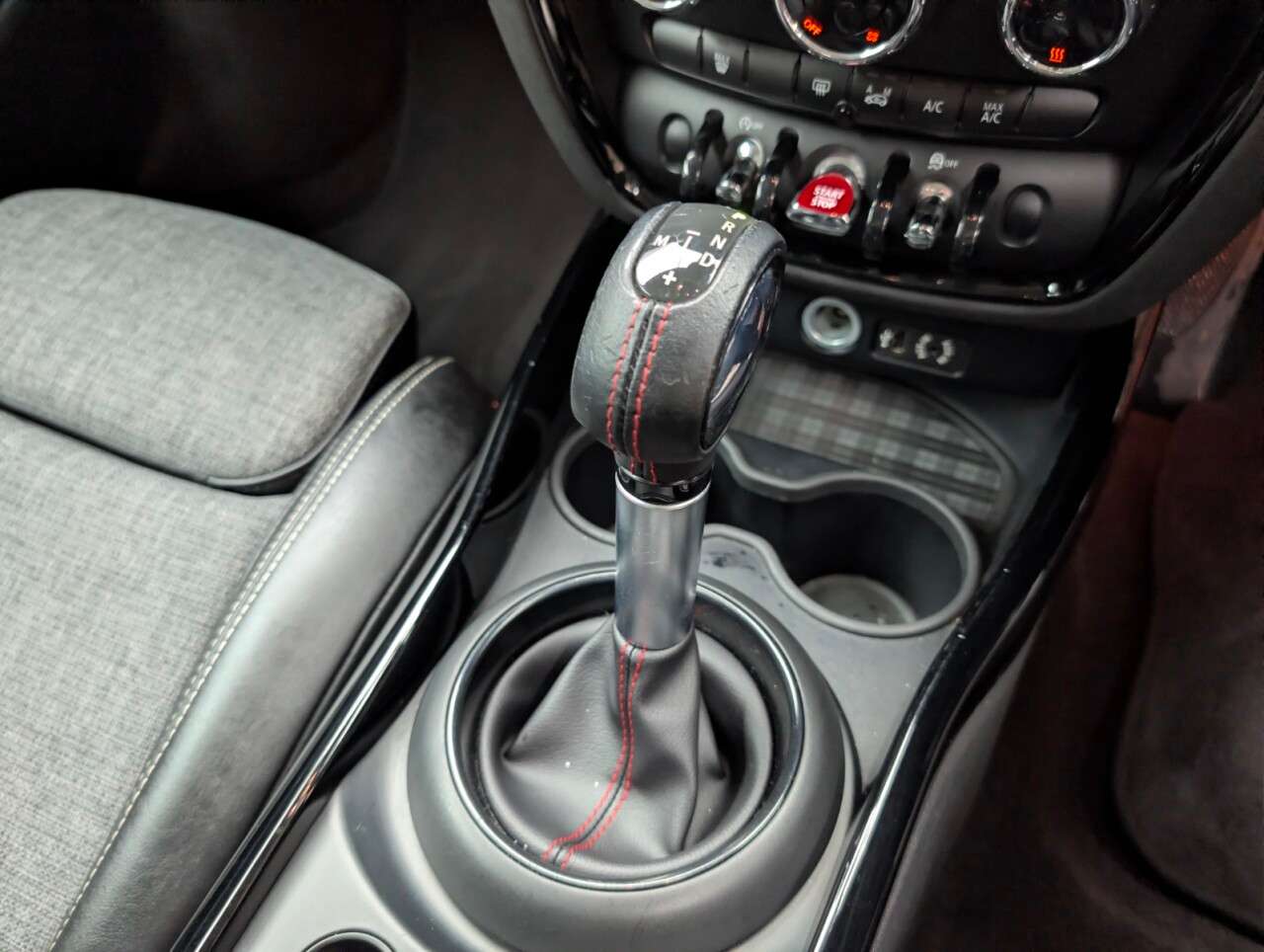 2017 MINI CLUBMAN 2017 MINI CLUBMAN