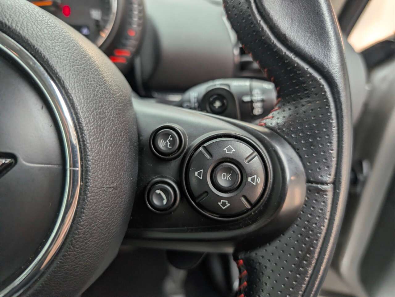 2017 MINI CLUBMAN 2017 MINI CLUBMAN