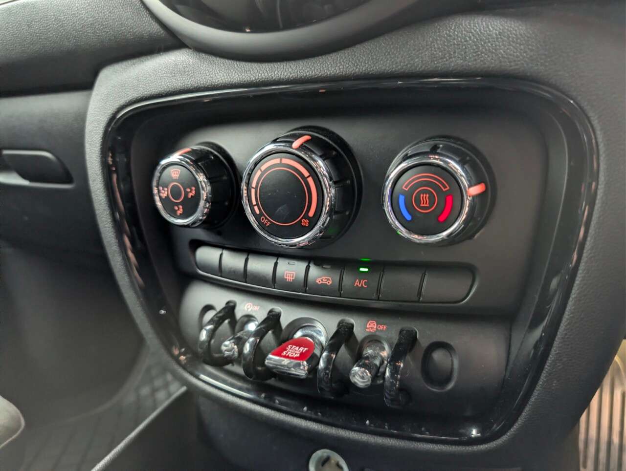 2020 MINI CLUBMAN 2020 MINI CLUBMAN