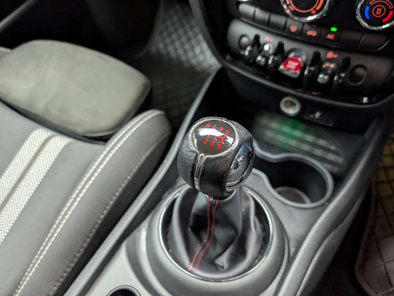 2020 MINI CLUBMAN 2020 MINI CLUBMAN