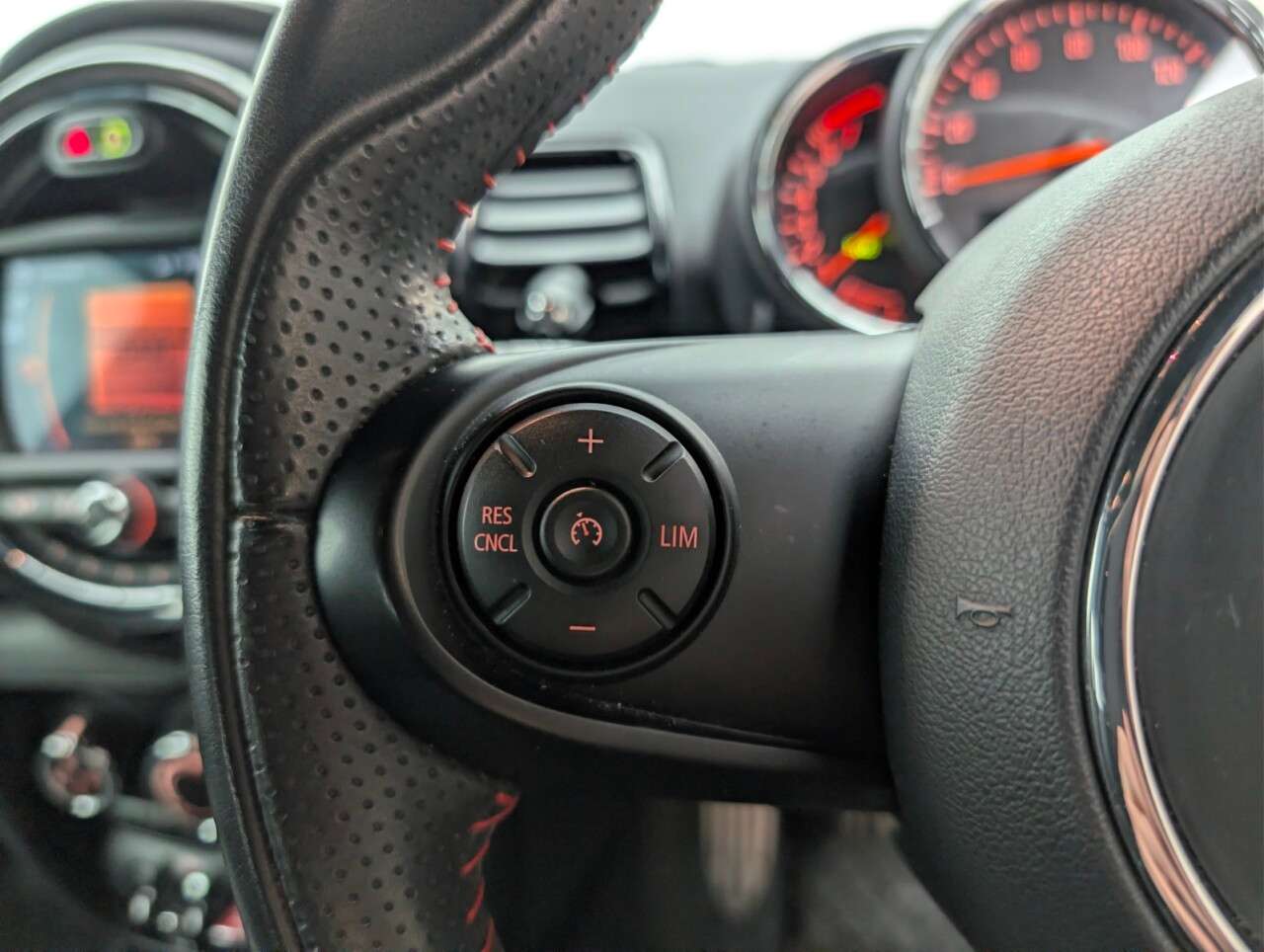 2020 MINI CLUBMAN 2020 MINI CLUBMAN